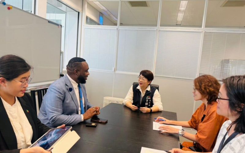 His Excellency Donya L. Francis Discusses Cultural Exchanges with Head of Taichung’s Cultural Affairs Bureau