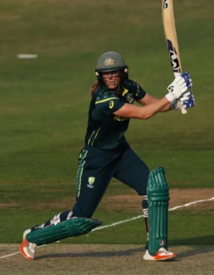 Cricket : Australia Crush Pakistan by 113 Runs to Maintain Perfect World Cup Record
